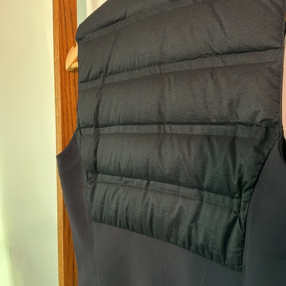 lululemon- Down & Around Vest - Picture 3 of 4
